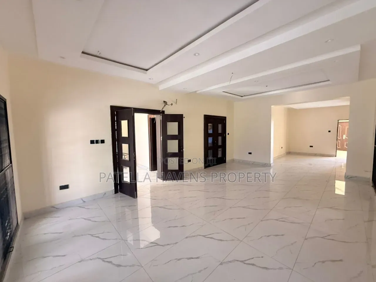 5bdrm Duplex in Life Camp for sale