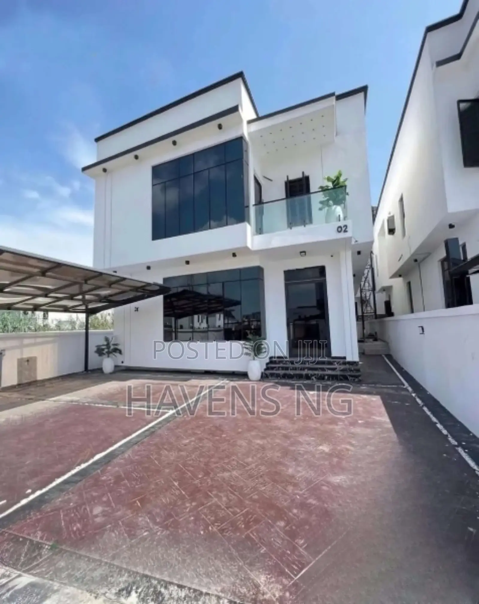 5bdrm Duplex in Lekki Phase 2 for sale