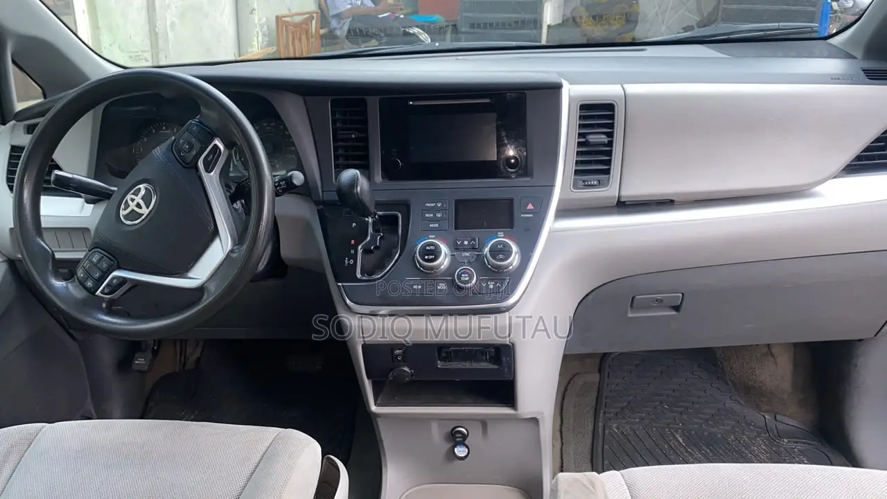 Toyota Sienna 2015 White
