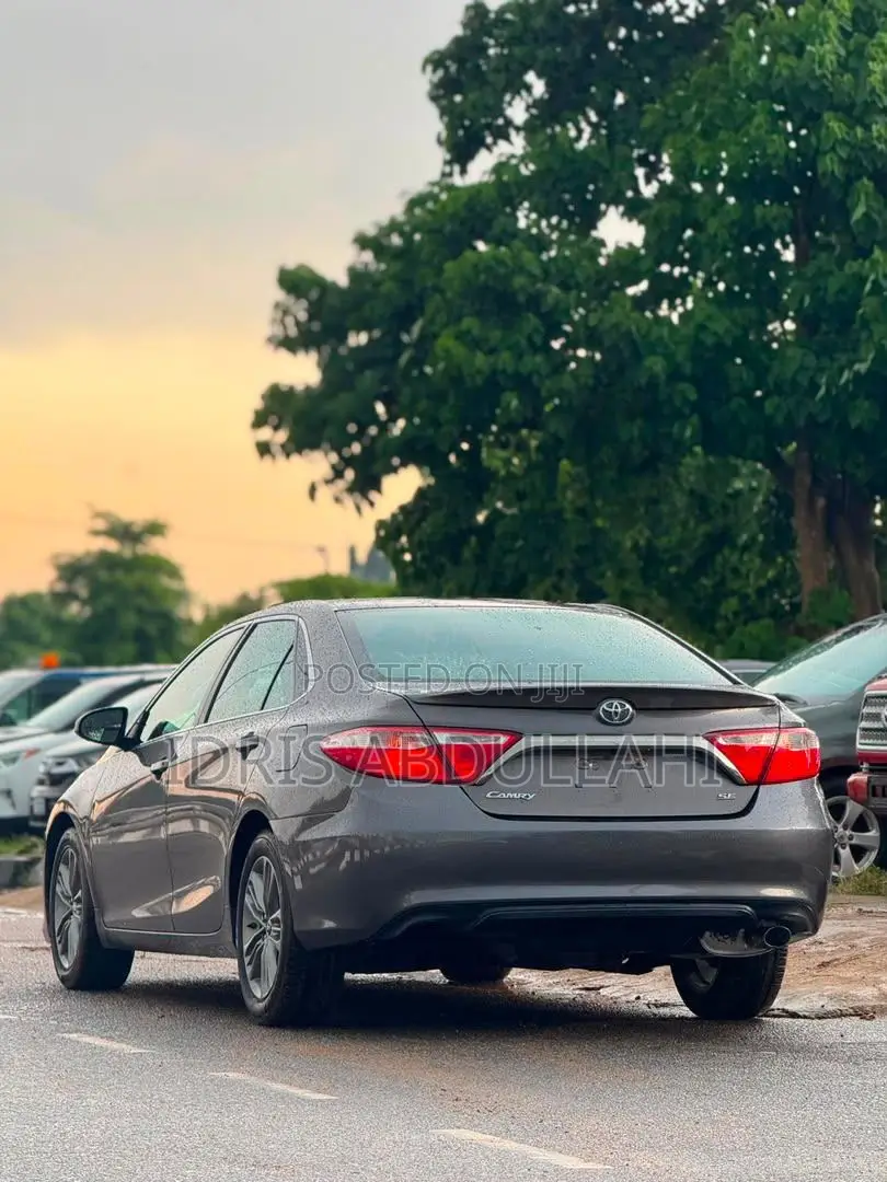 Toyota Camry 2016 Gray
