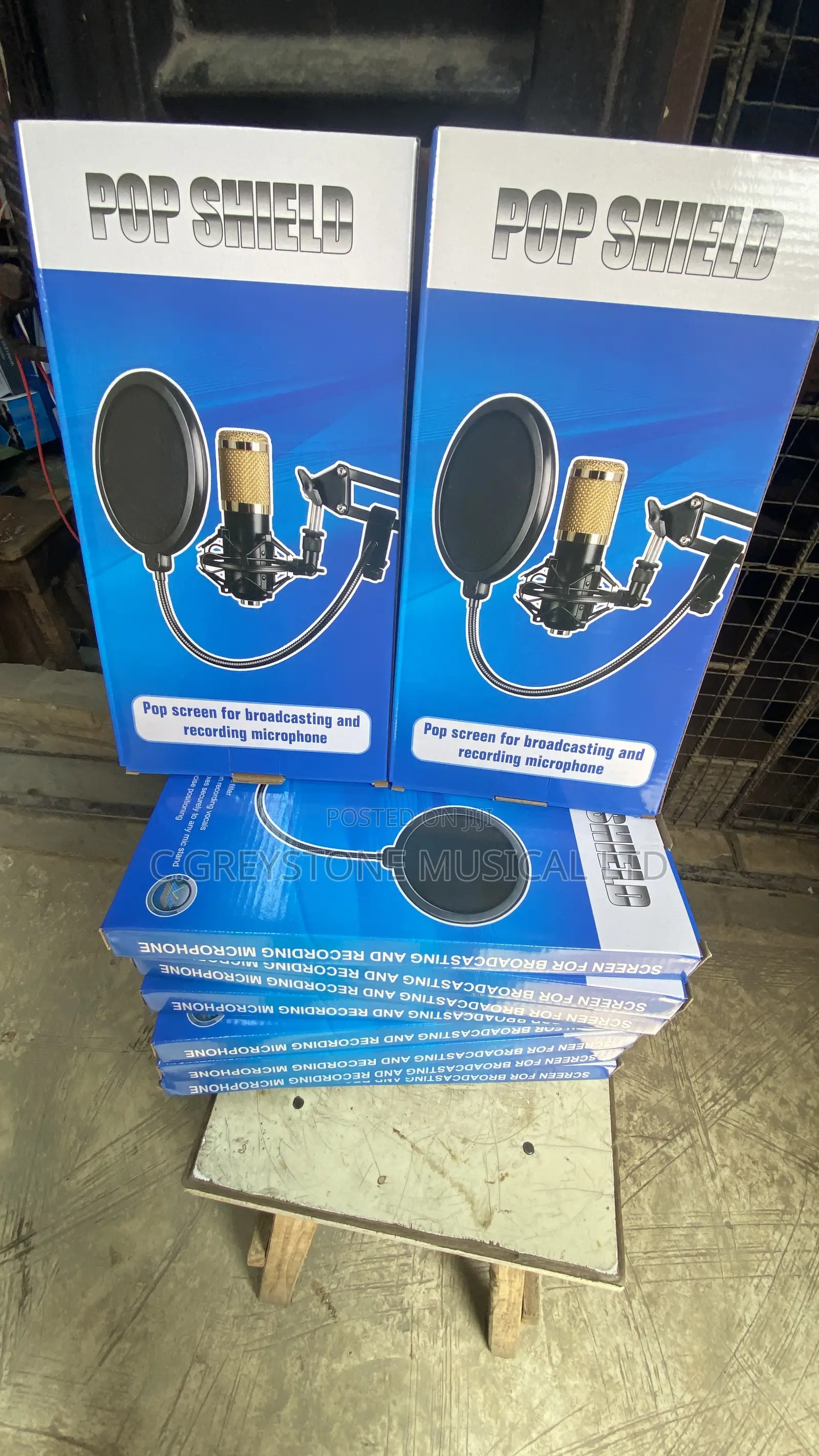 Microphone. Pop Filter