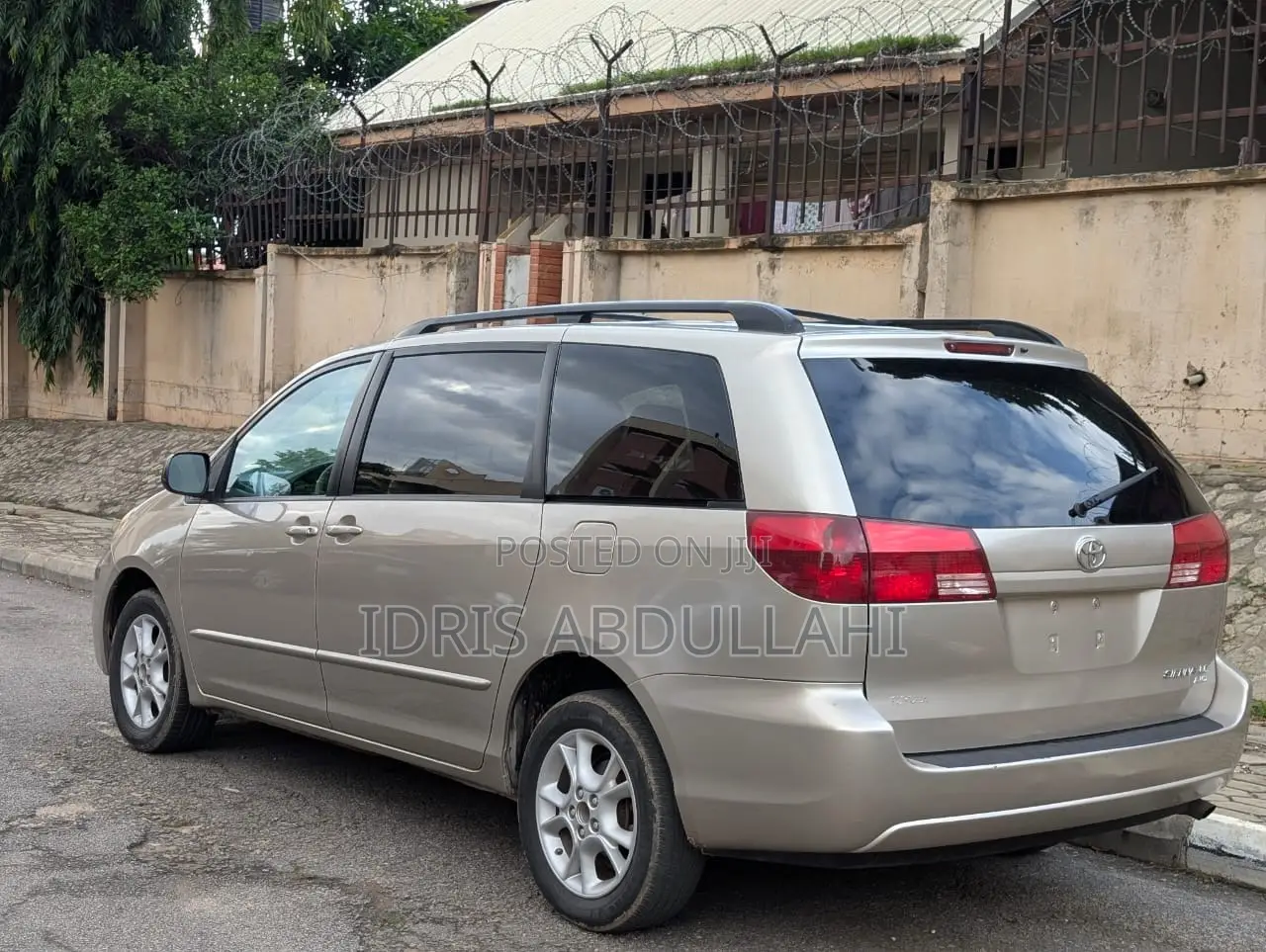 Toyota Sienna 2006 Gold