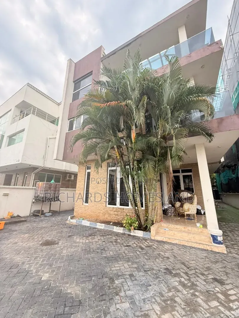 5bdrm House in Banana Island for rent