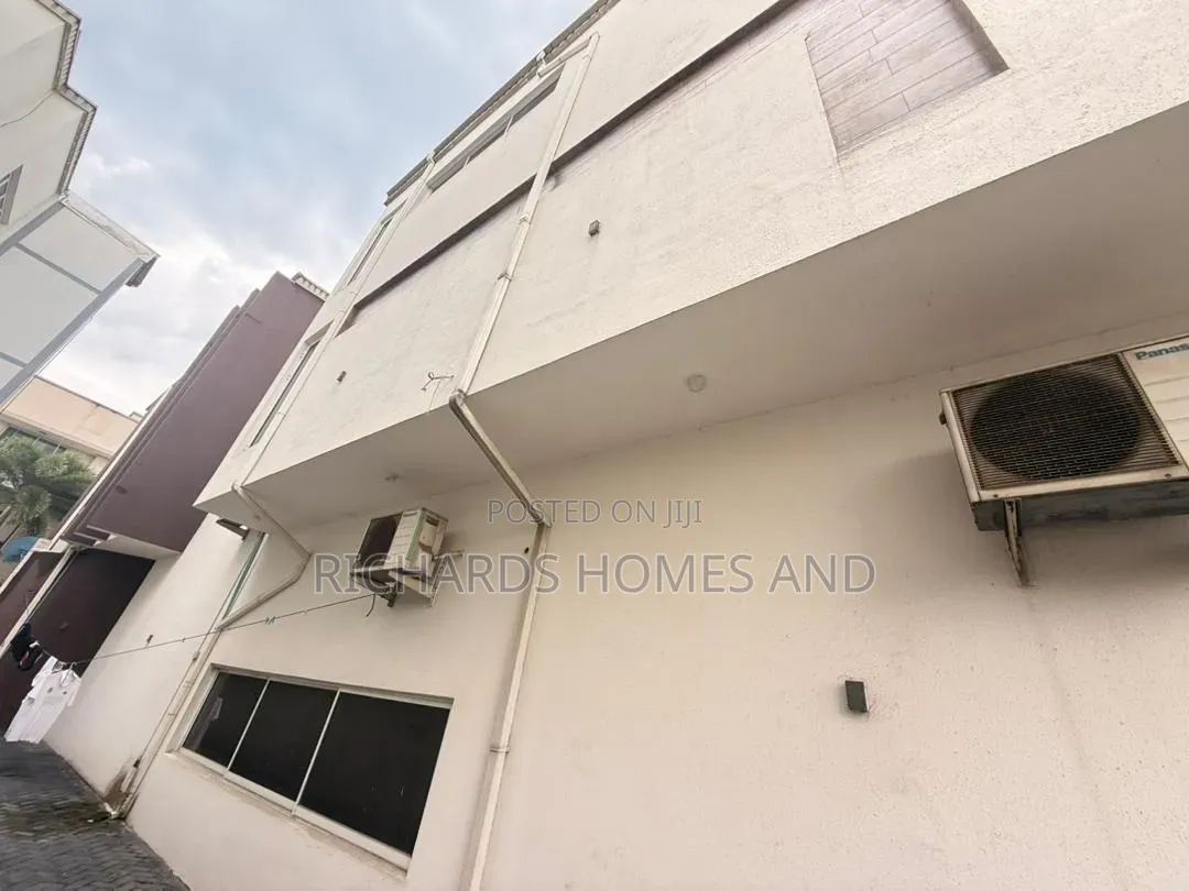 5bdrm House in Banana Island for rent