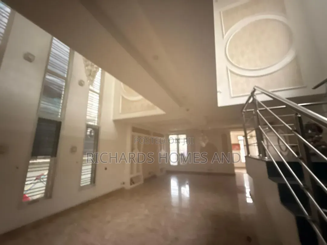 5bdrm House in Banana Island for rent
