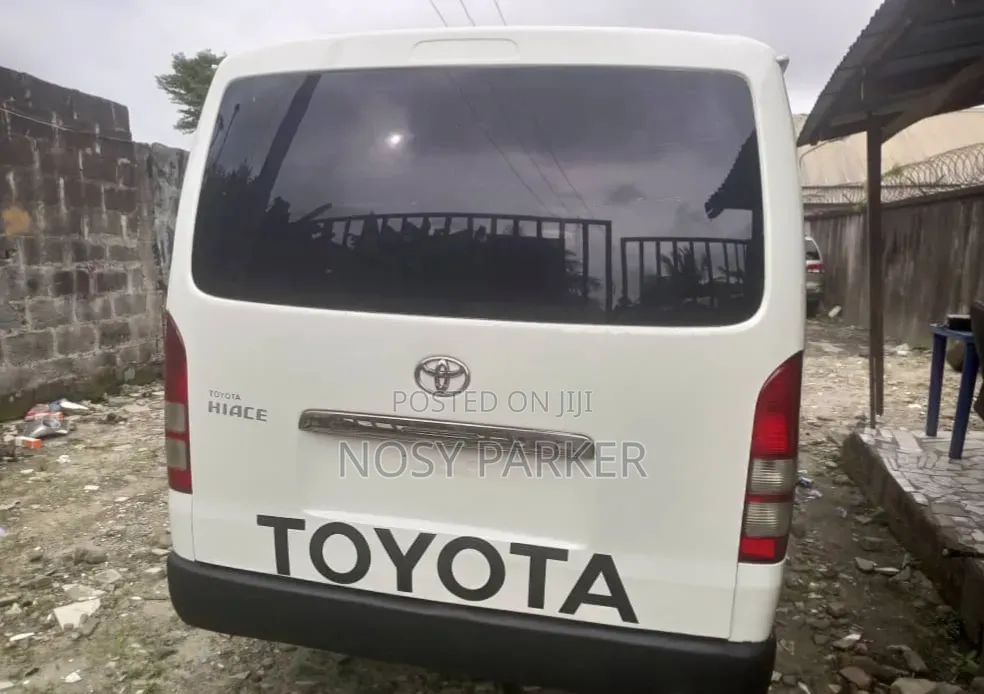 Toyota HiAce 2008 White