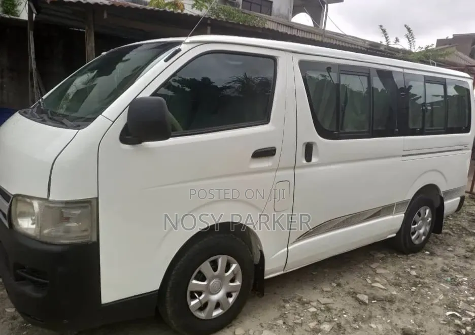 Toyota HiAce 2008 White