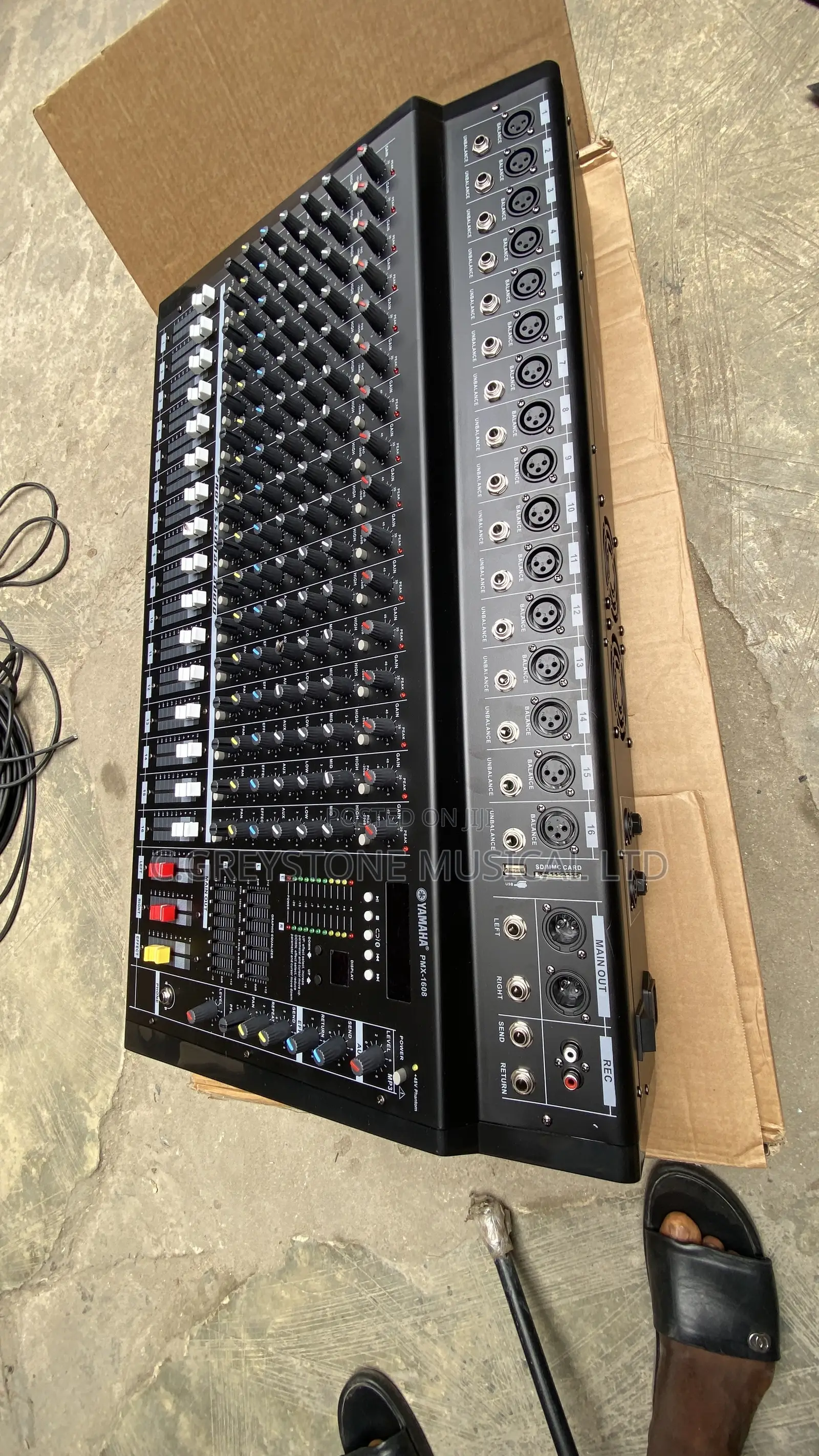 Yamaha 16channels Powered Mixer