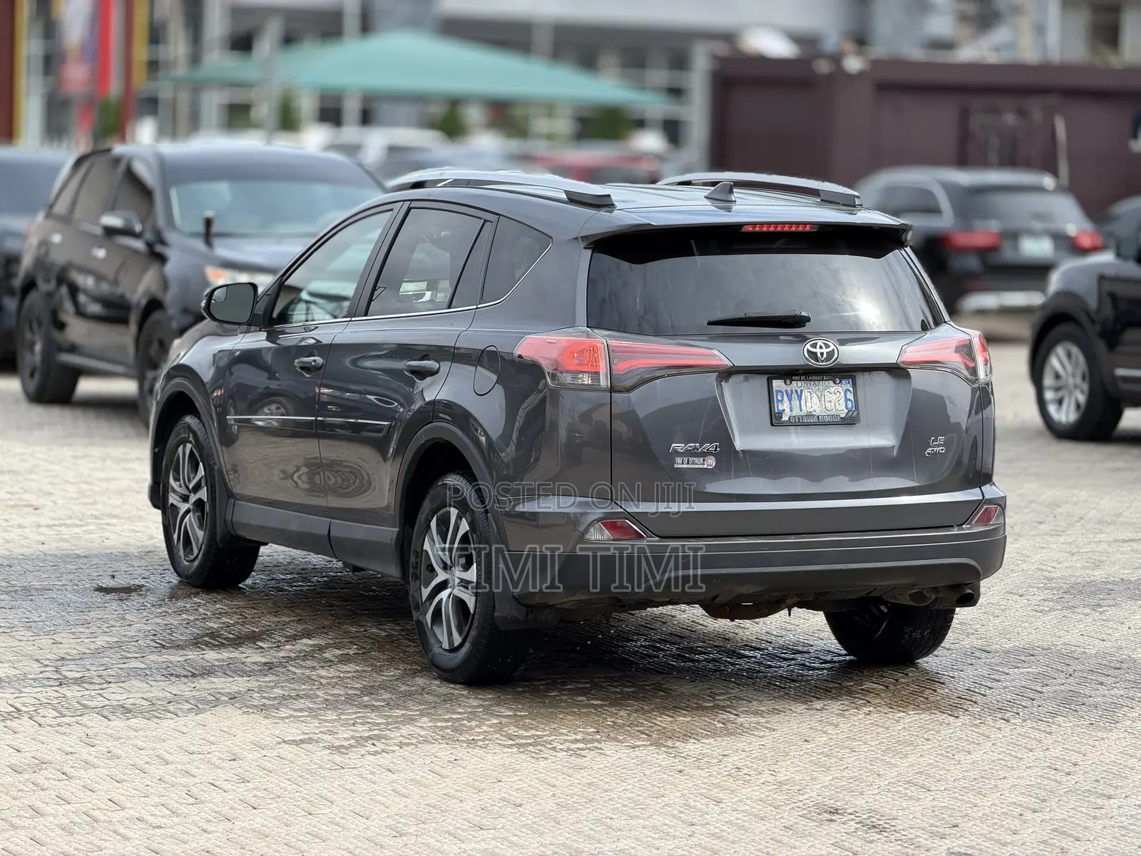 Toyota RAV4 LE AWD (2.5L 4cyl 6A) 2017 Gray
