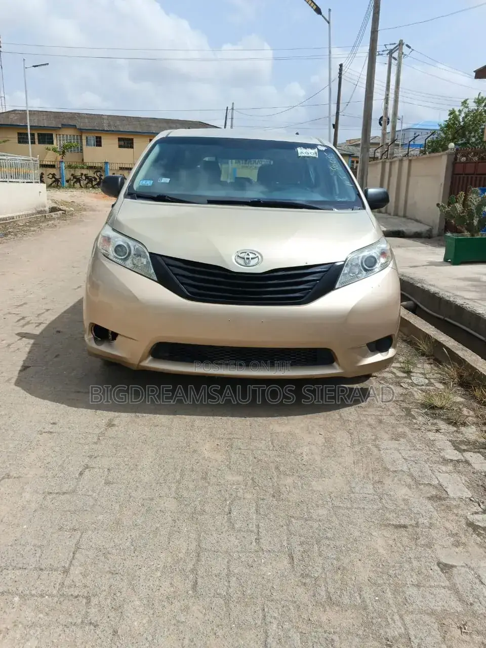 Toyota Sienna 2014 Gold