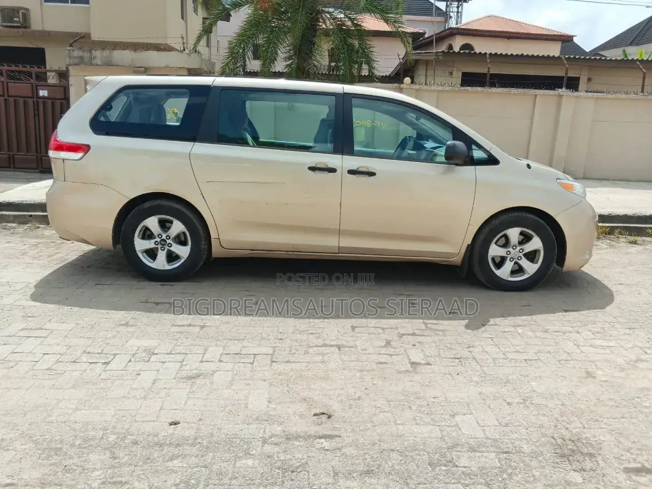 Toyota Sienna 2014 Gold