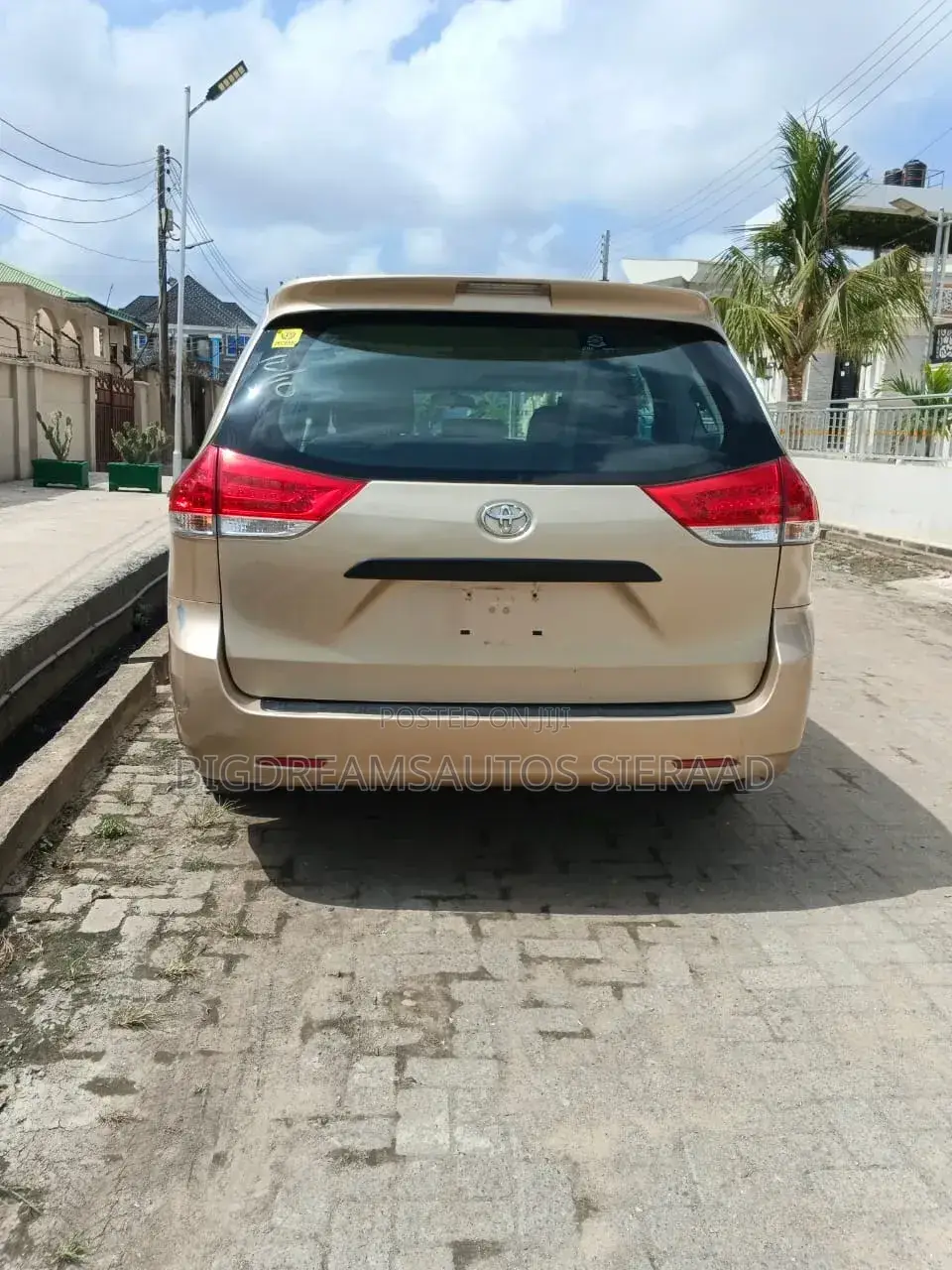 Toyota Sienna 2014 Gold
