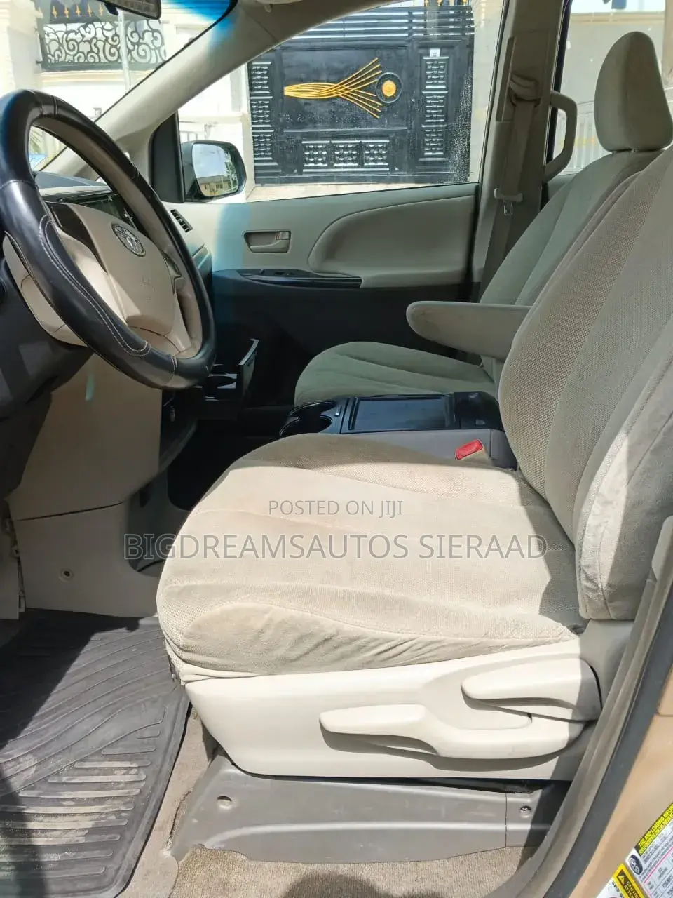 Toyota Sienna 2014 Gold