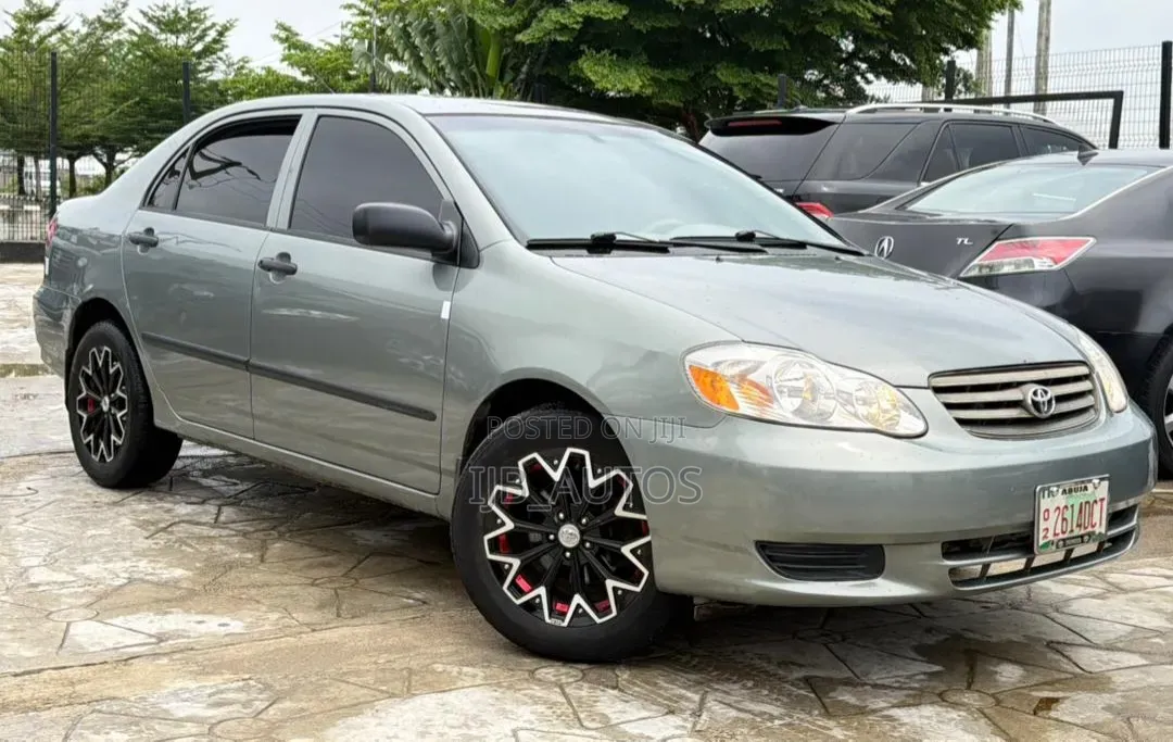 Toyota Corolla LE 2004 Gray