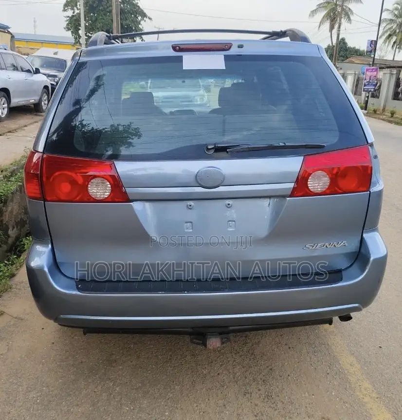 Toyota Sienna LE AWD 2005 Blue
