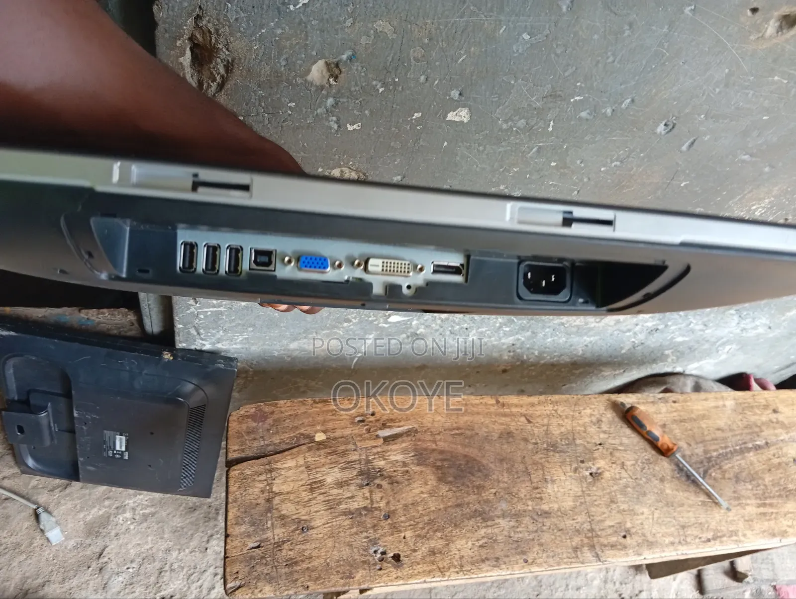 Dell P2214hb 22 Inches Monitor