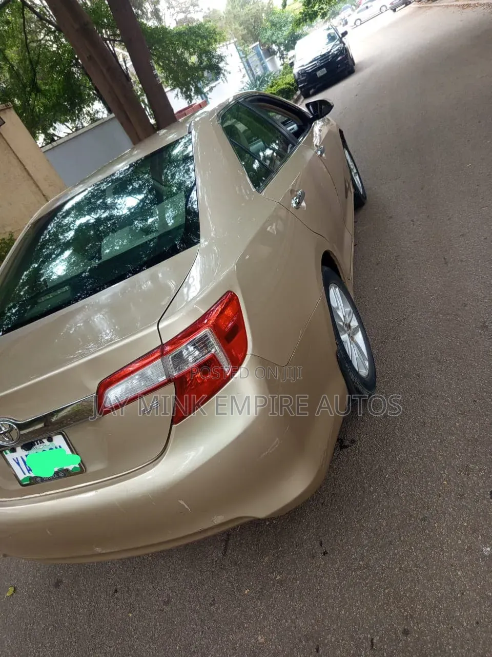 Toyota Camry 2014 Gold
