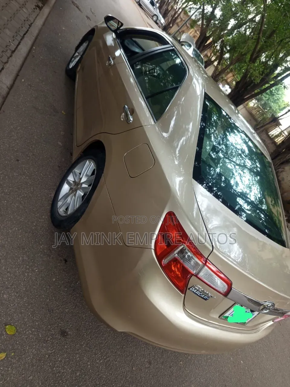 Toyota Camry 2014 Gold