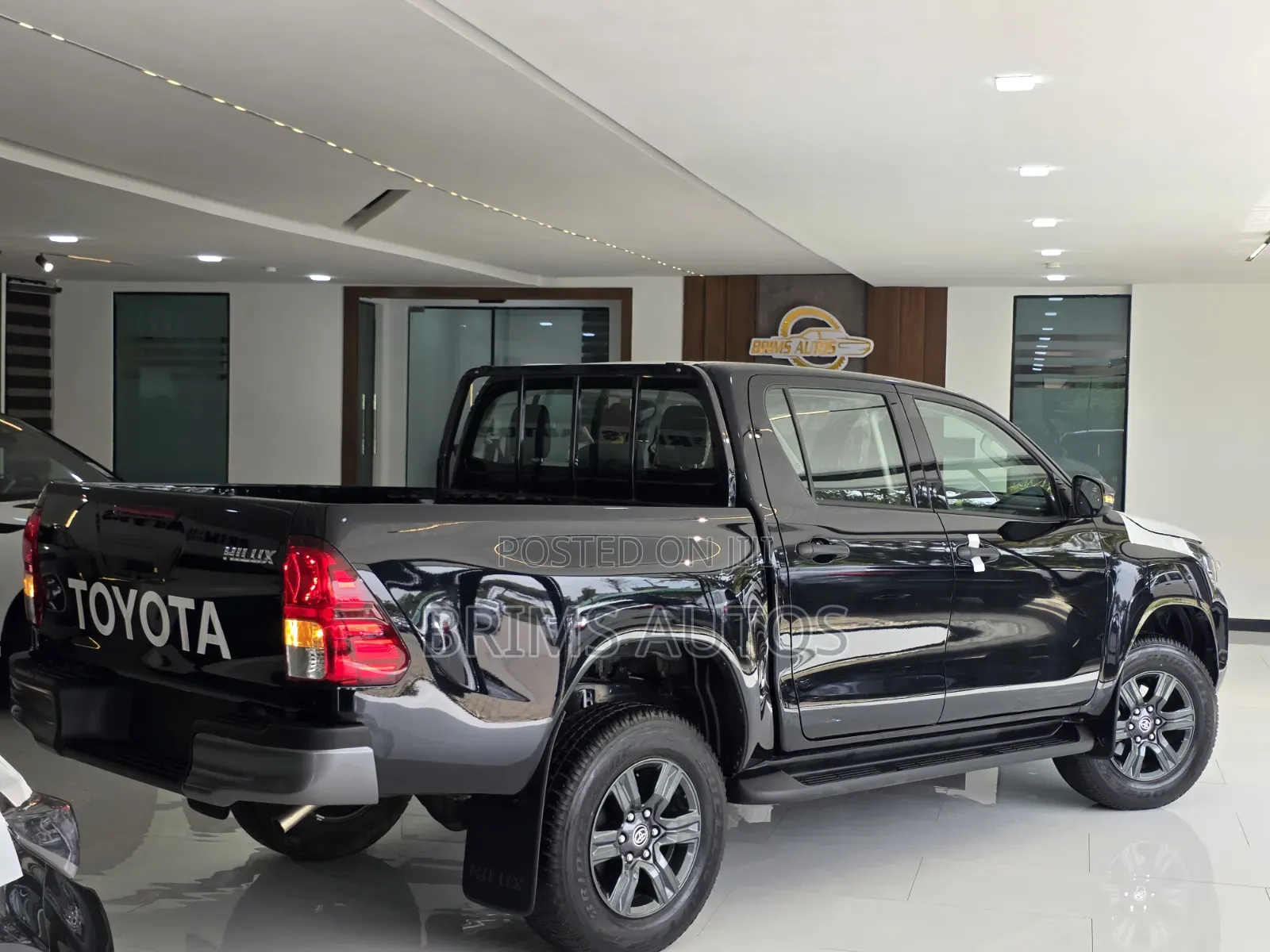 New Toyota Hilux 2025 Black