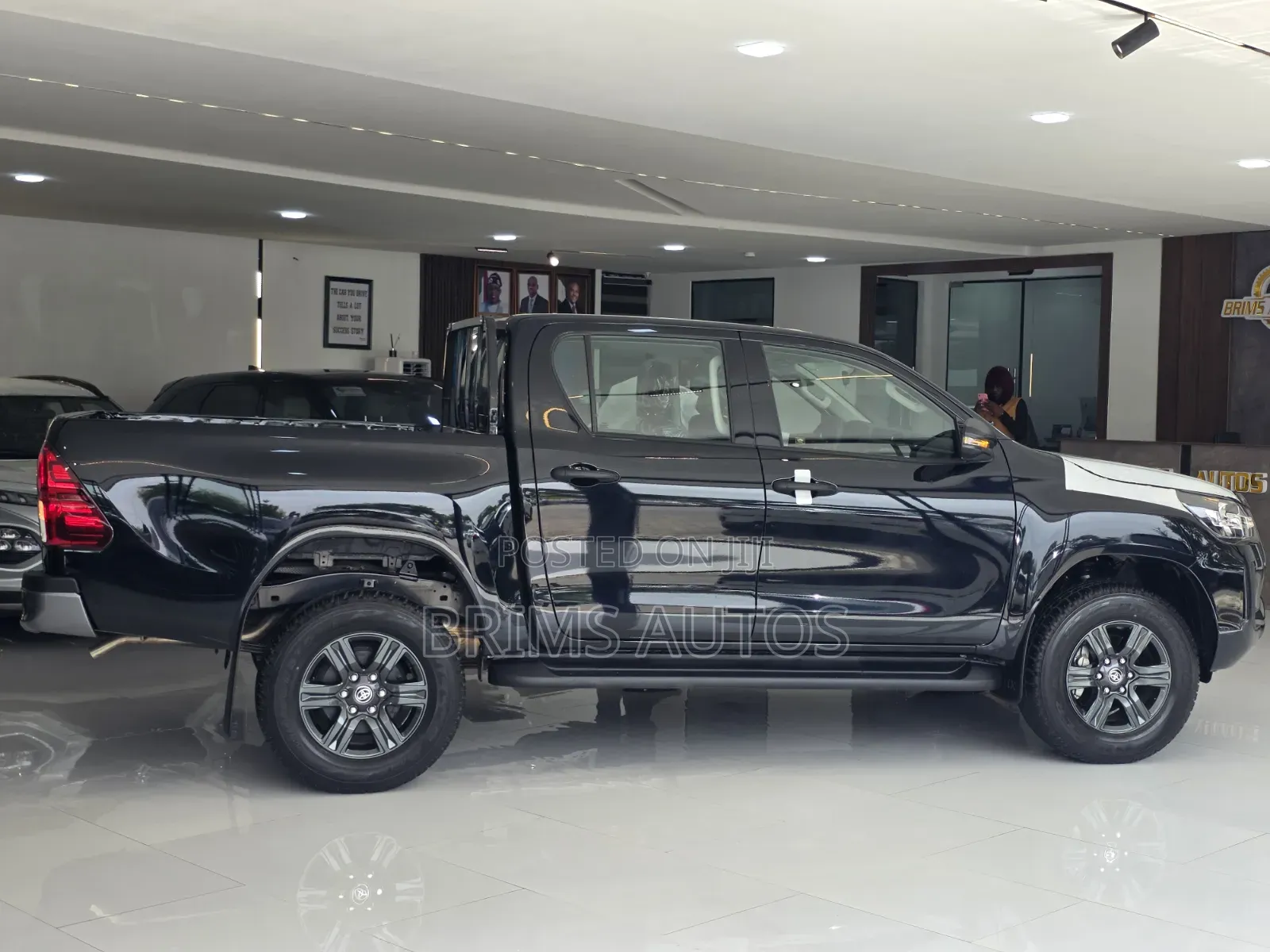 New Toyota Hilux 2025 Black