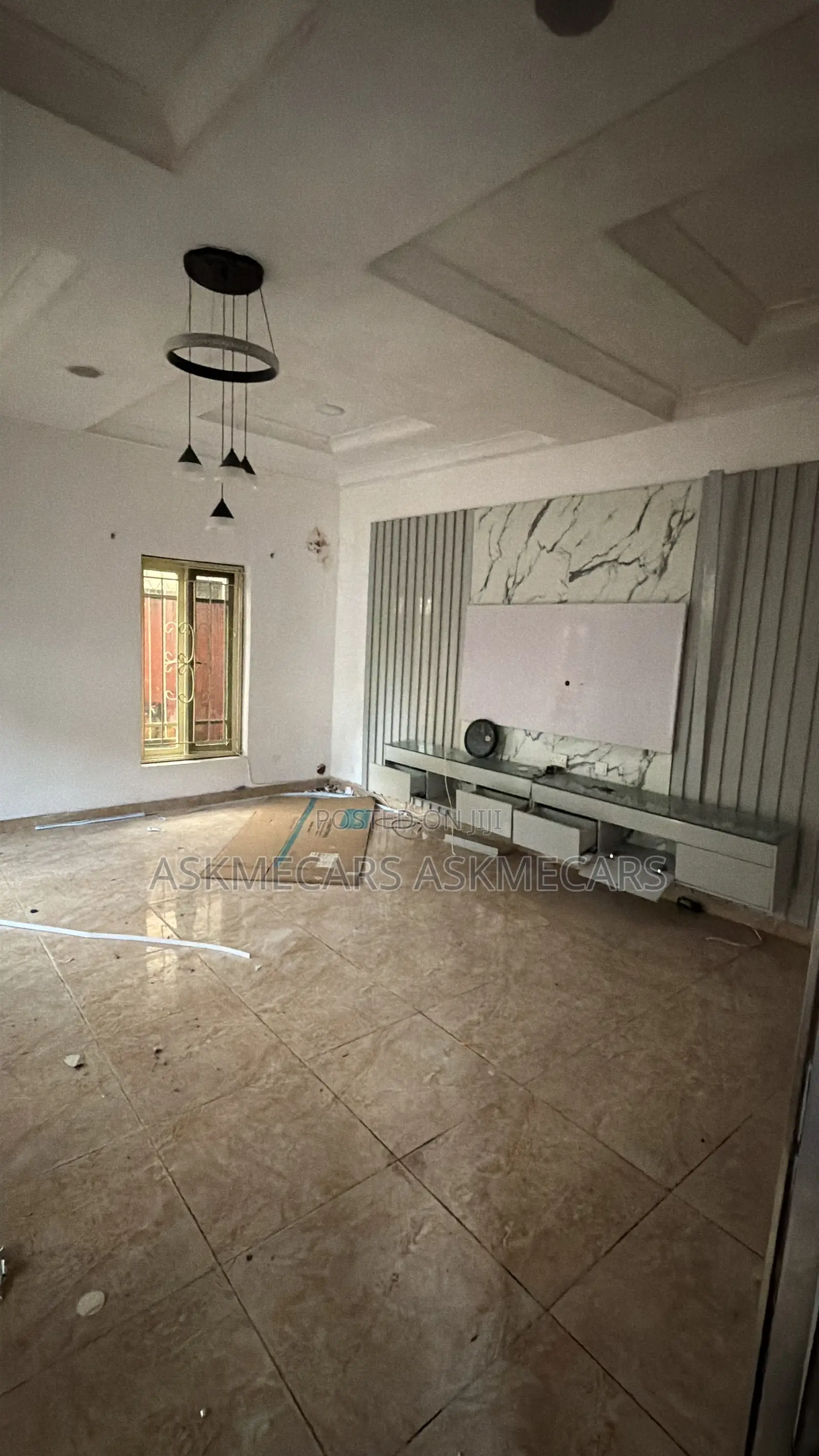 Mini Flat in Chevron for rent