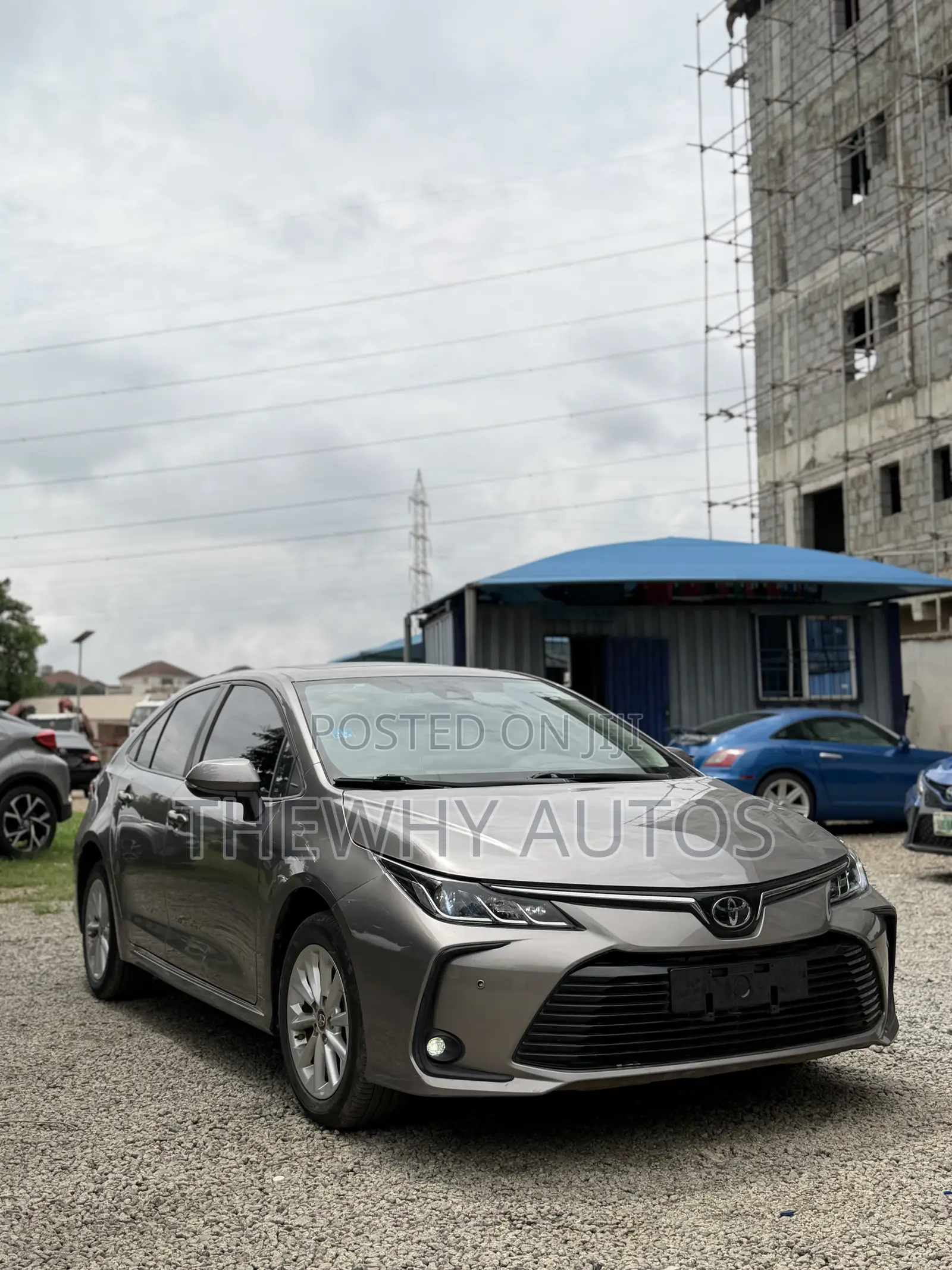 Toyota Corolla XLE 2021 Brown
