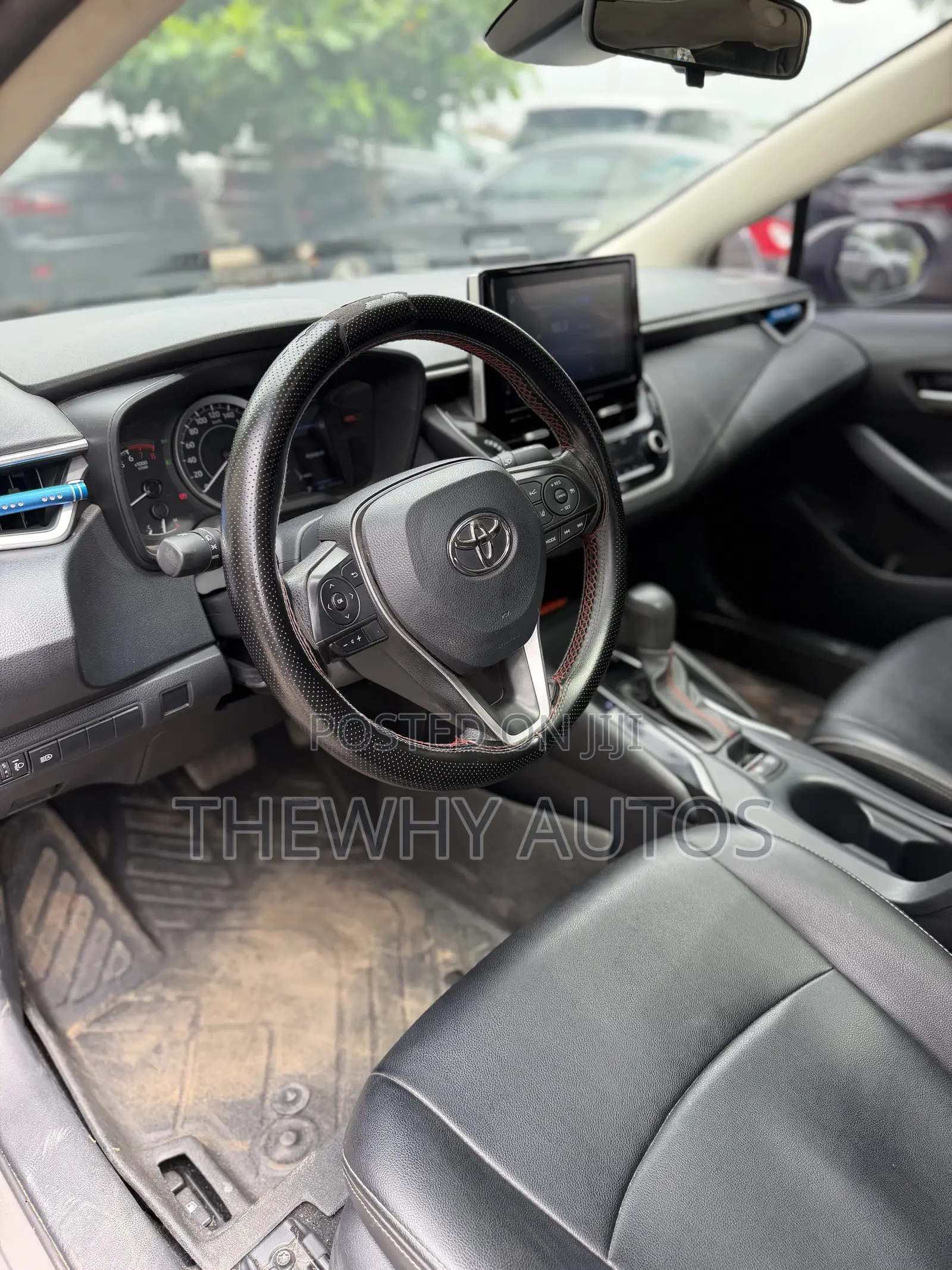 Toyota Corolla XLE 2021 Brown