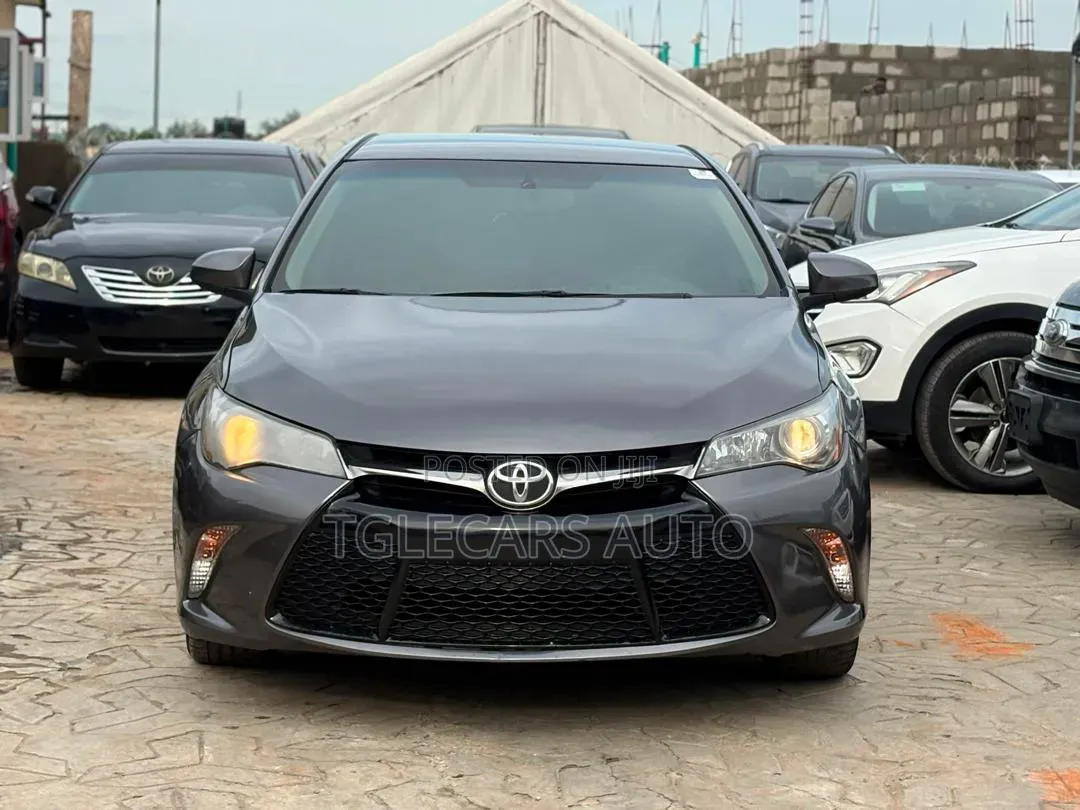 Toyota Camry 2017 Gray