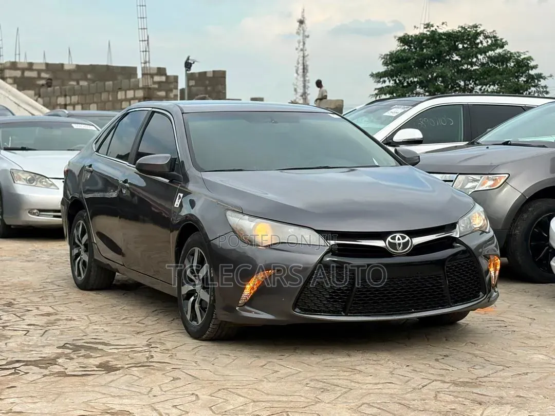 Toyota Camry 2017 Gray