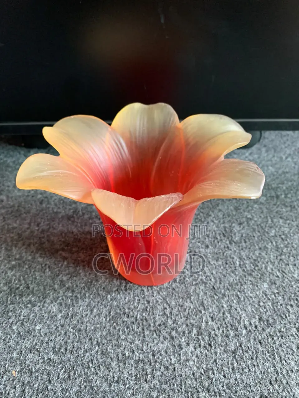 Lily Petal Glass Vase – Sunset Orange