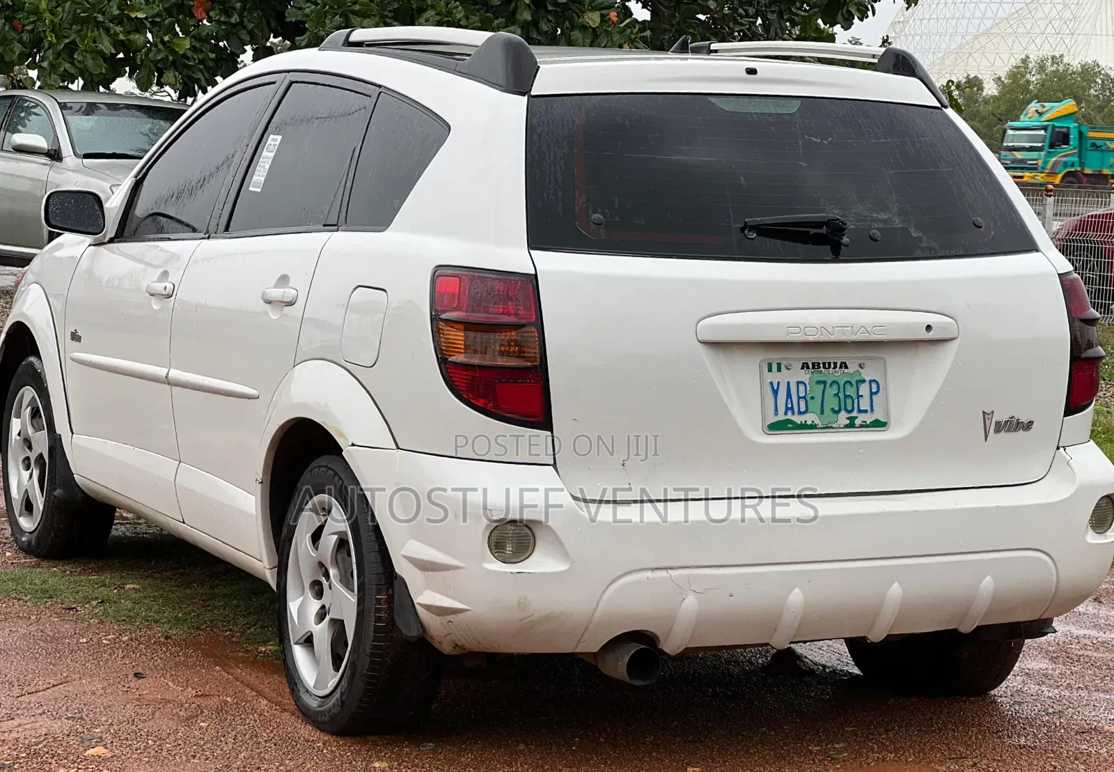 Pontiac Vibe 2005 White