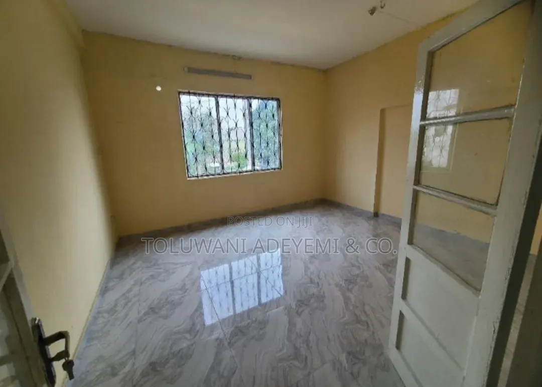 3 Bedroom Flat Commercial Office
