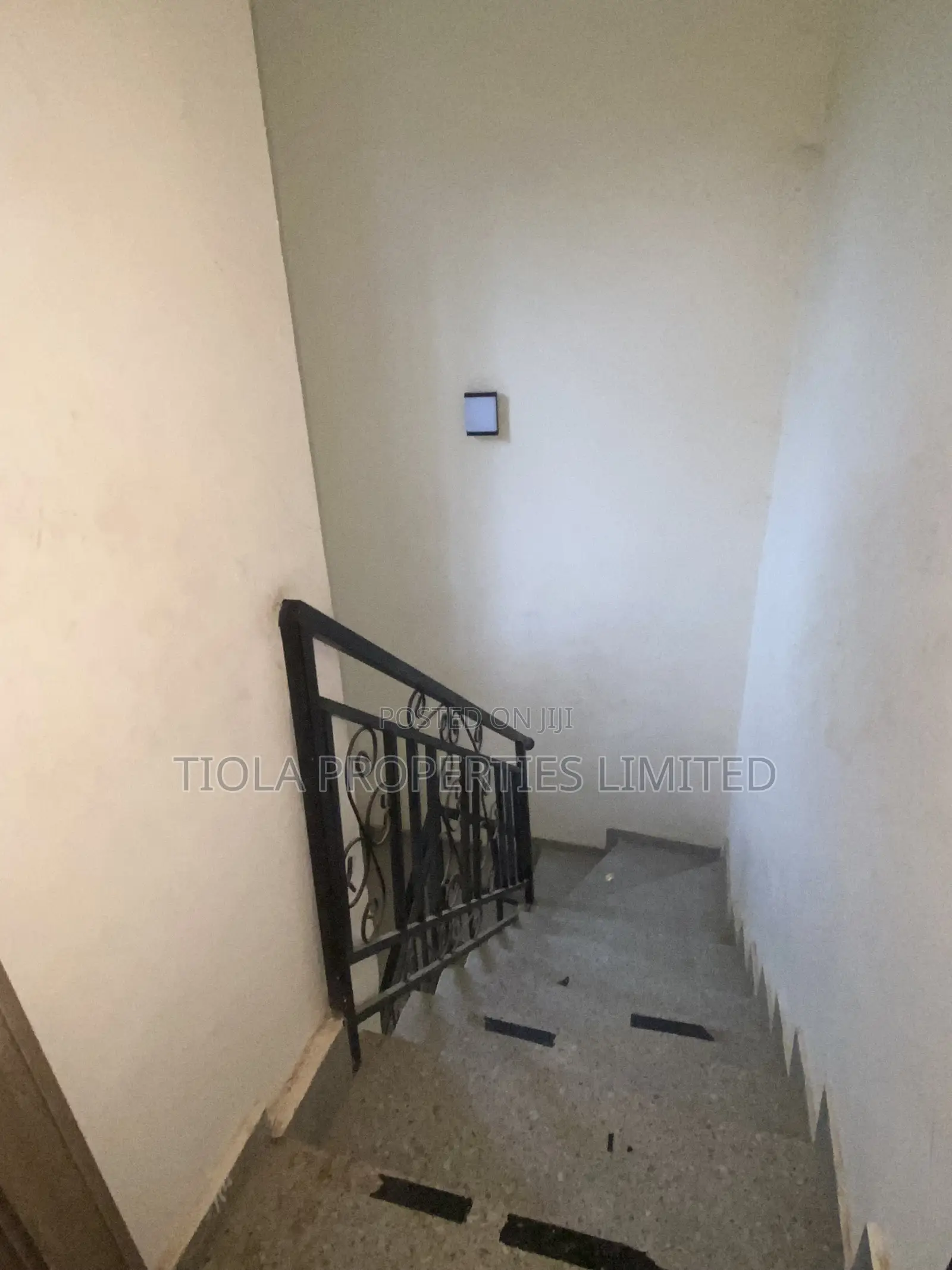 3bdrm Block of Flats in Plot 535 Ed50 Sabon for rent