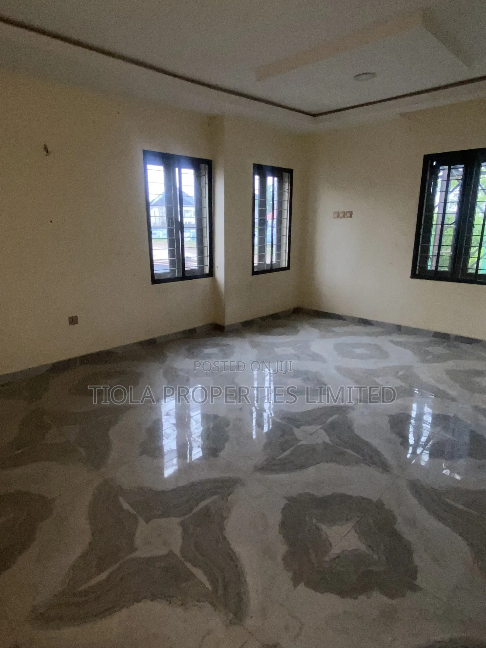 3bdrm Block of Flats in Plot 535 Ed50 Sabon for rent
