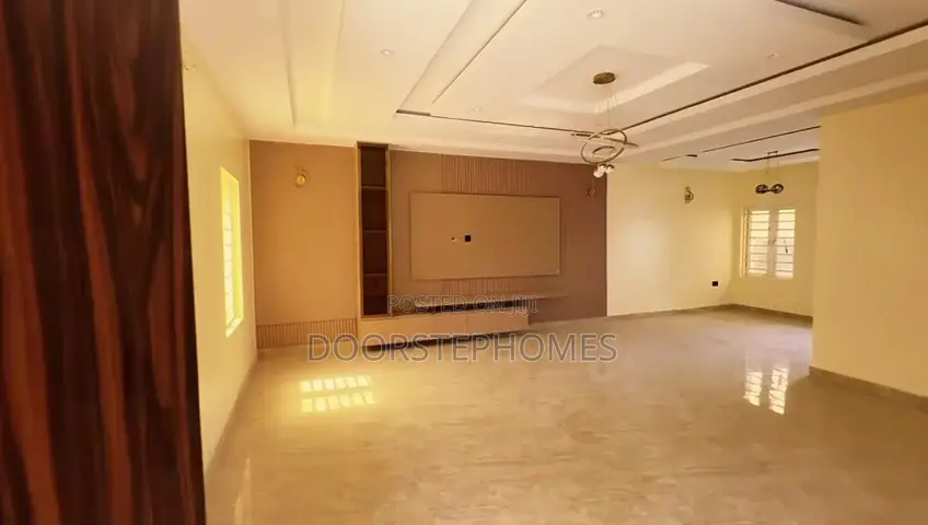 4bdrm Townhouse/Terrace in Porsche Estate, Idu Industrial for sale
