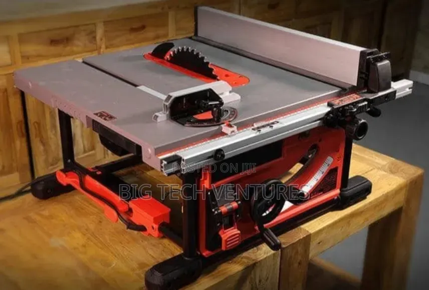 Milwaukee M18 Fuel 8-1/4-Inch Cordless Table Saw Kit