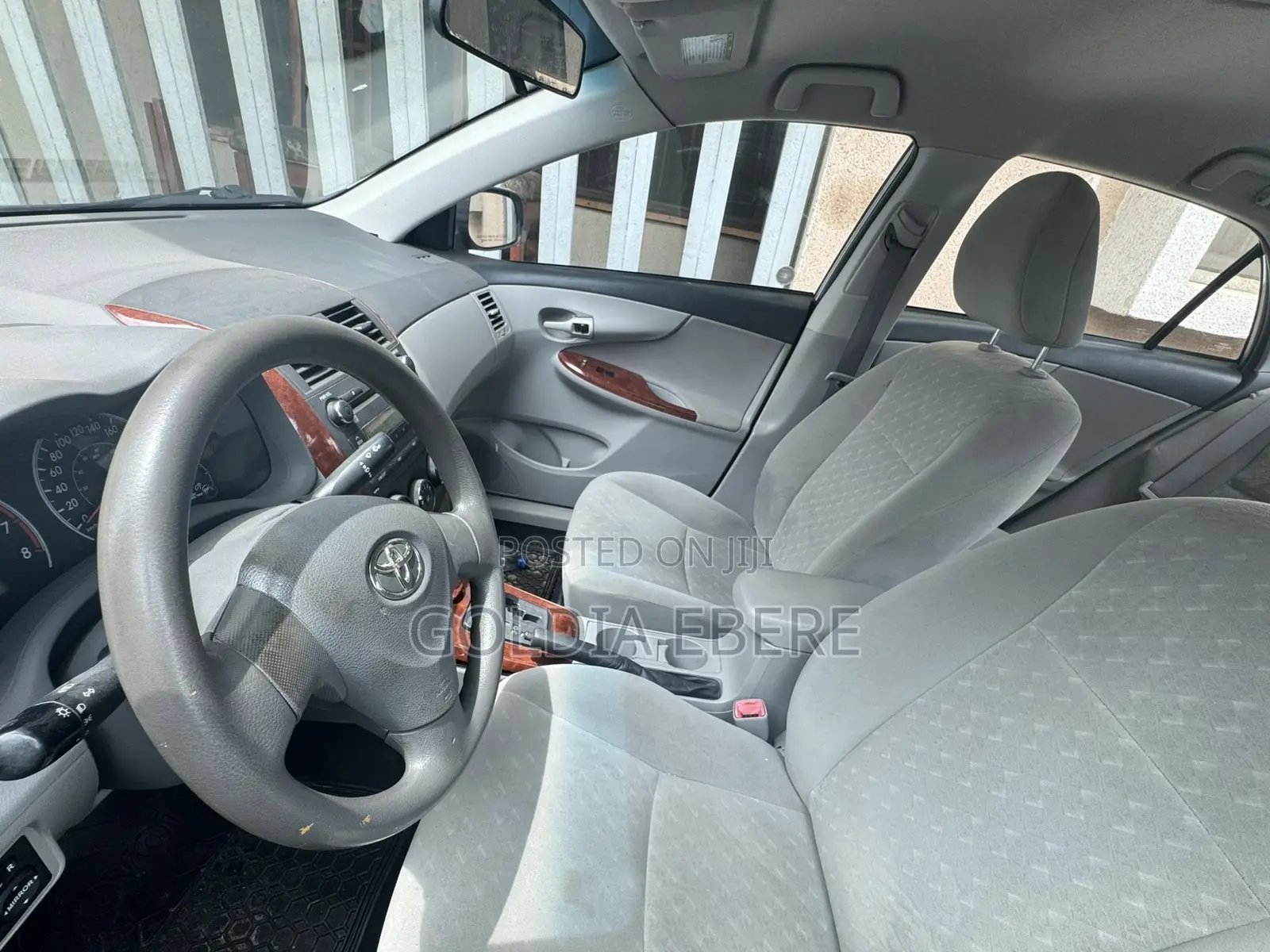 Toyota Corolla 2010 Silver