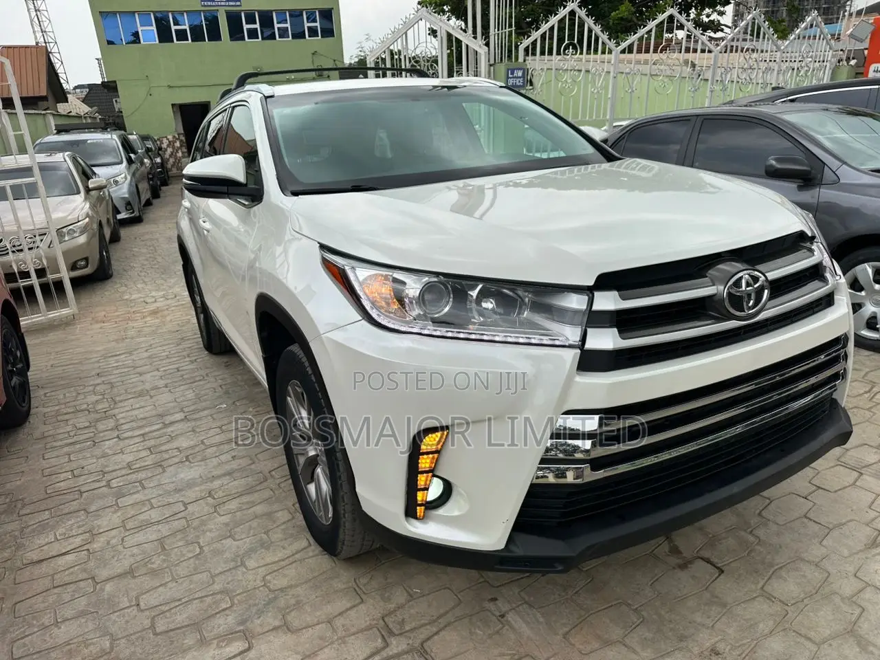 Toyota Highlander XLE 4dr SUV (3.5L 6cyl 6A) 2015 White