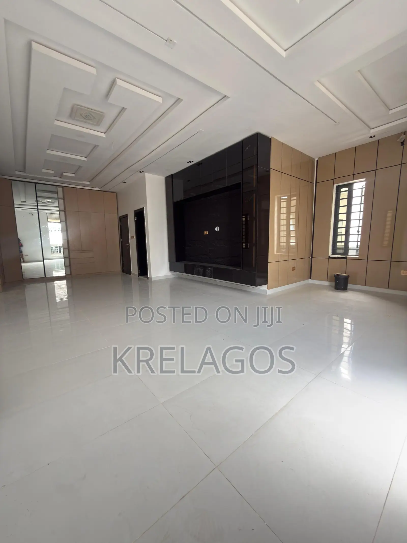 5bdrm Duplex in Sangotedo for sale