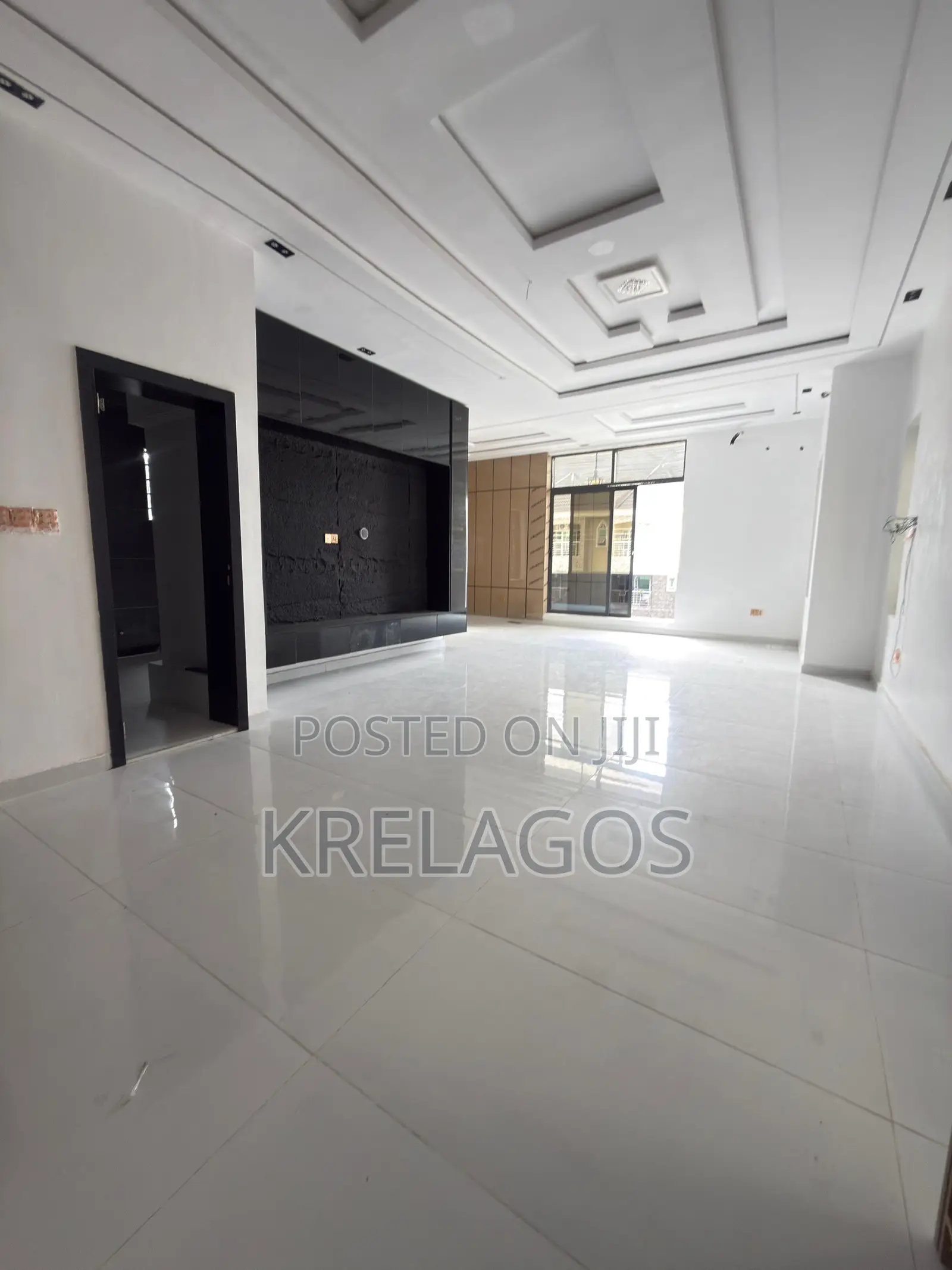 5bdrm Duplex in Sangotedo for sale