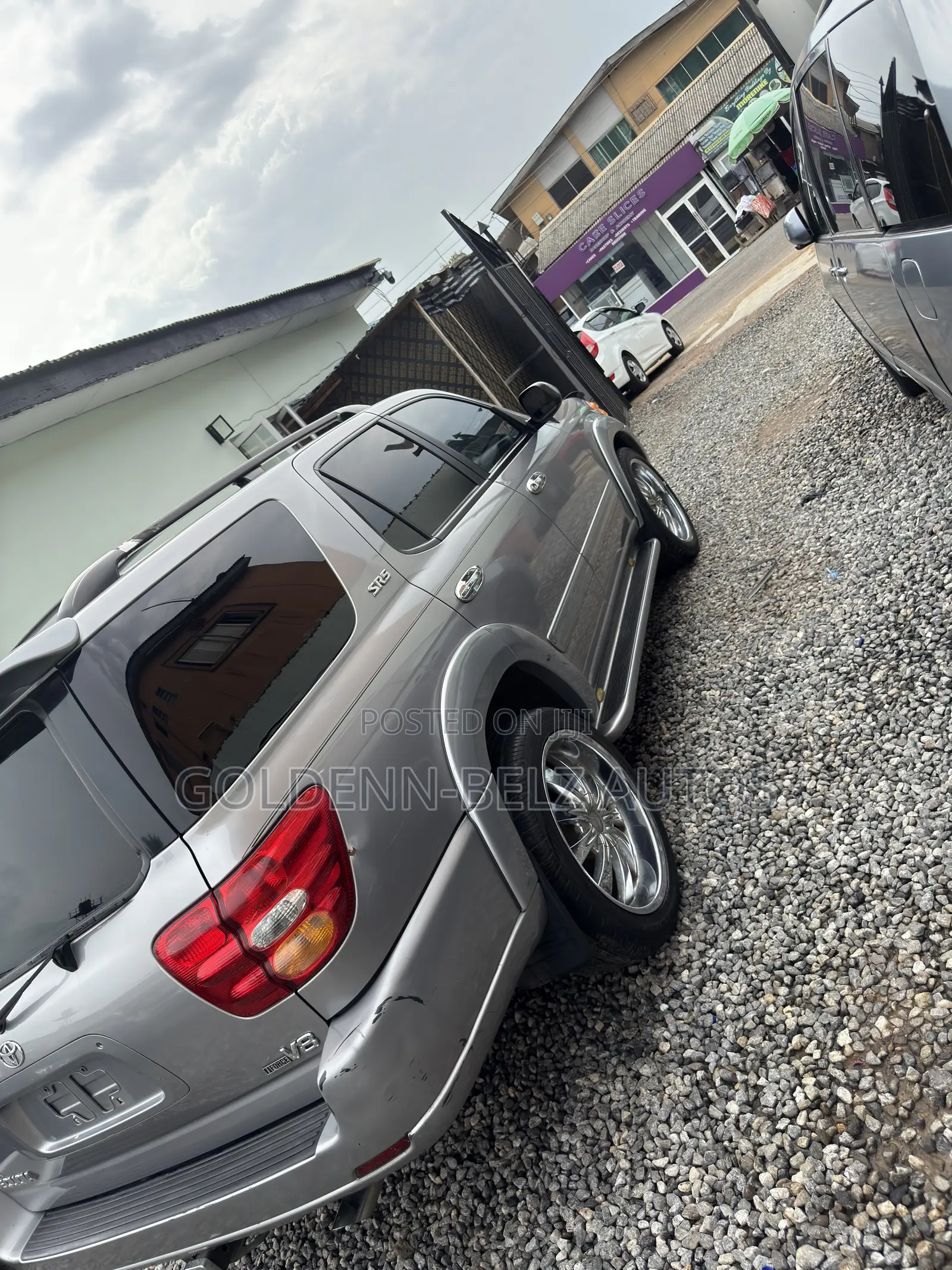 Toyota Sequoia SR5 4dr SUV 4WD (4.7L 8cyl 4A) 2001 Gray