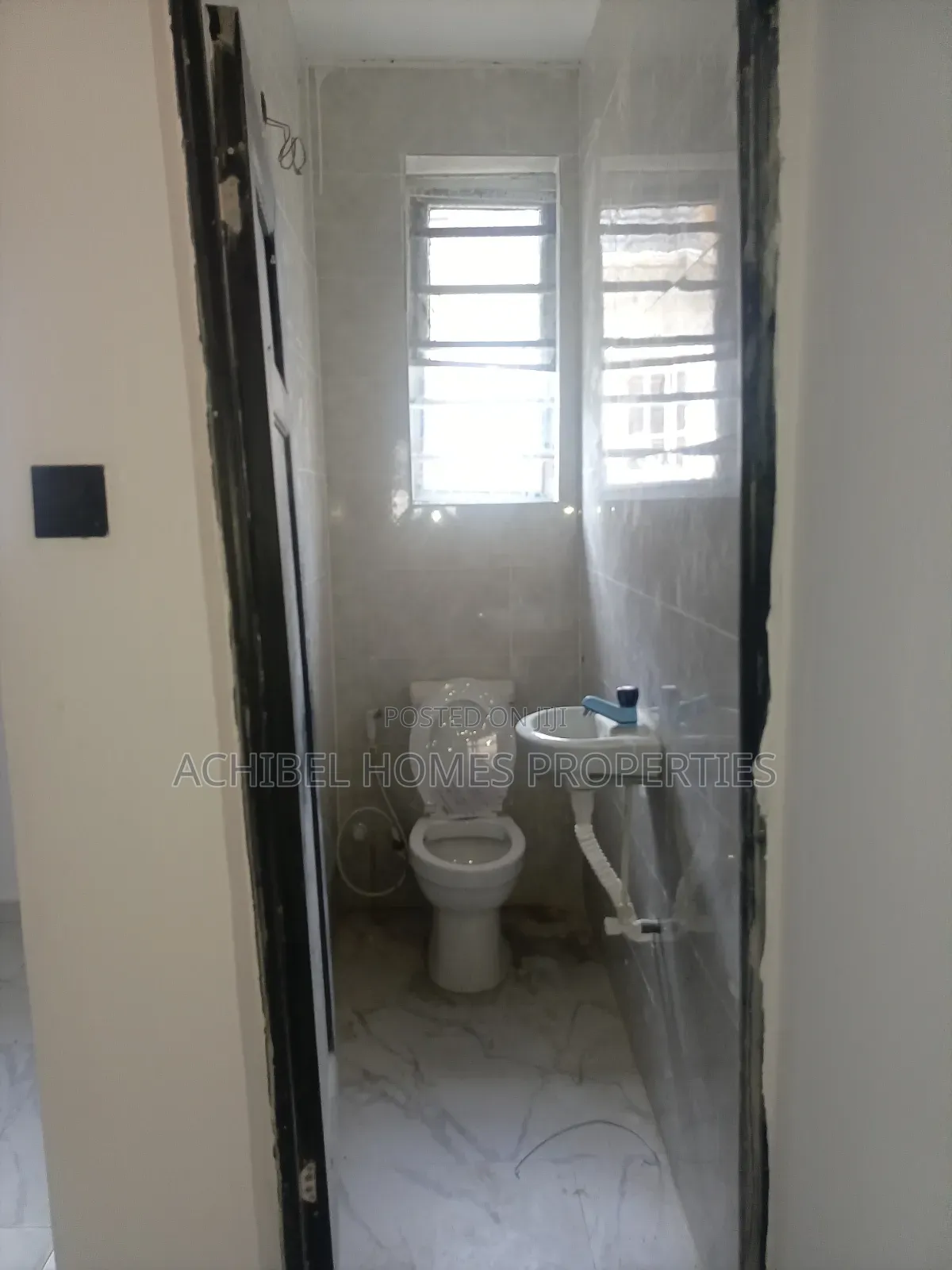 2bdrm Apartment in Near Royal Pine, Lekki Phase 2 for rent