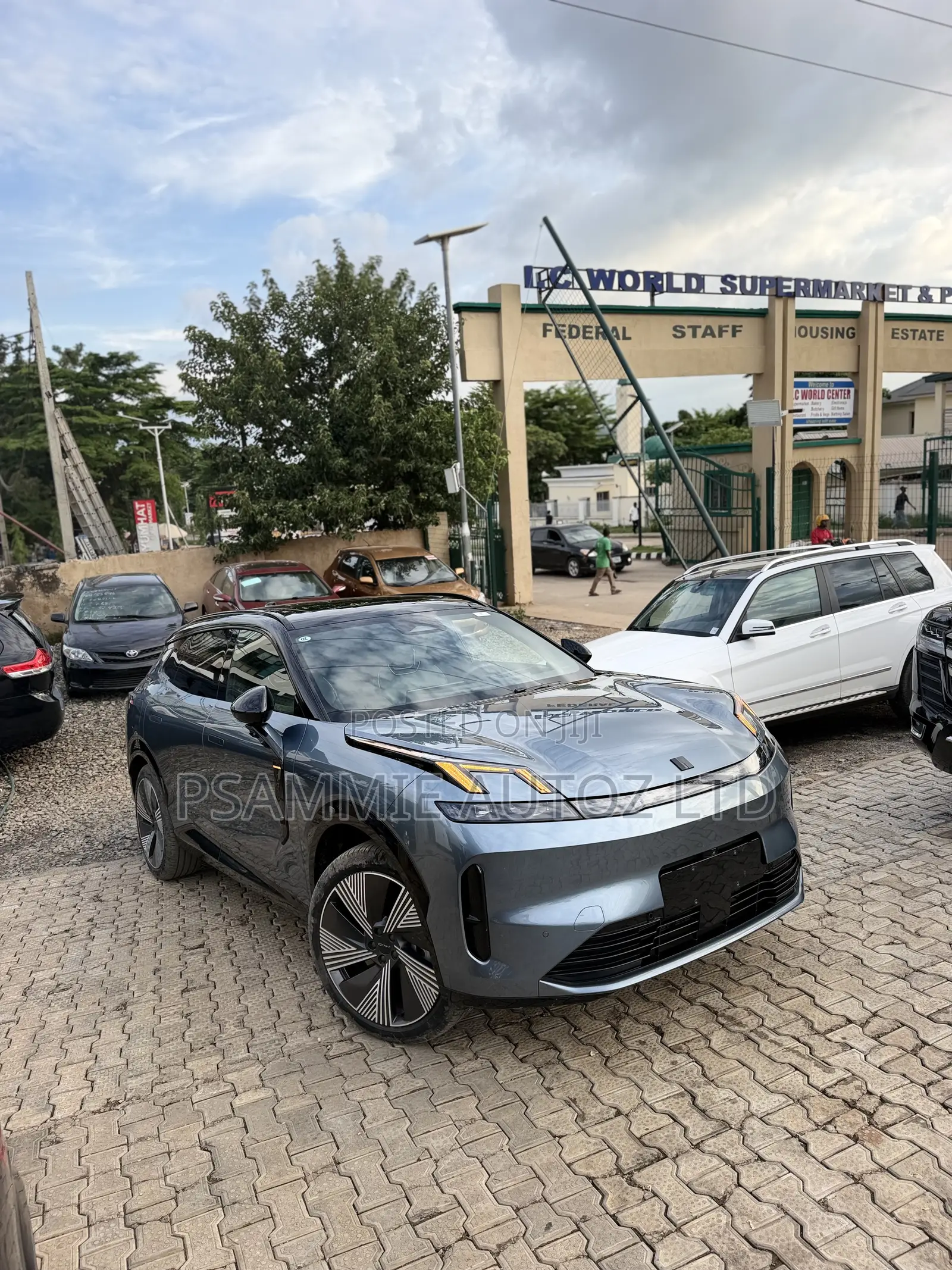 New Lynk & Co 08 EM-P 2025 Gray