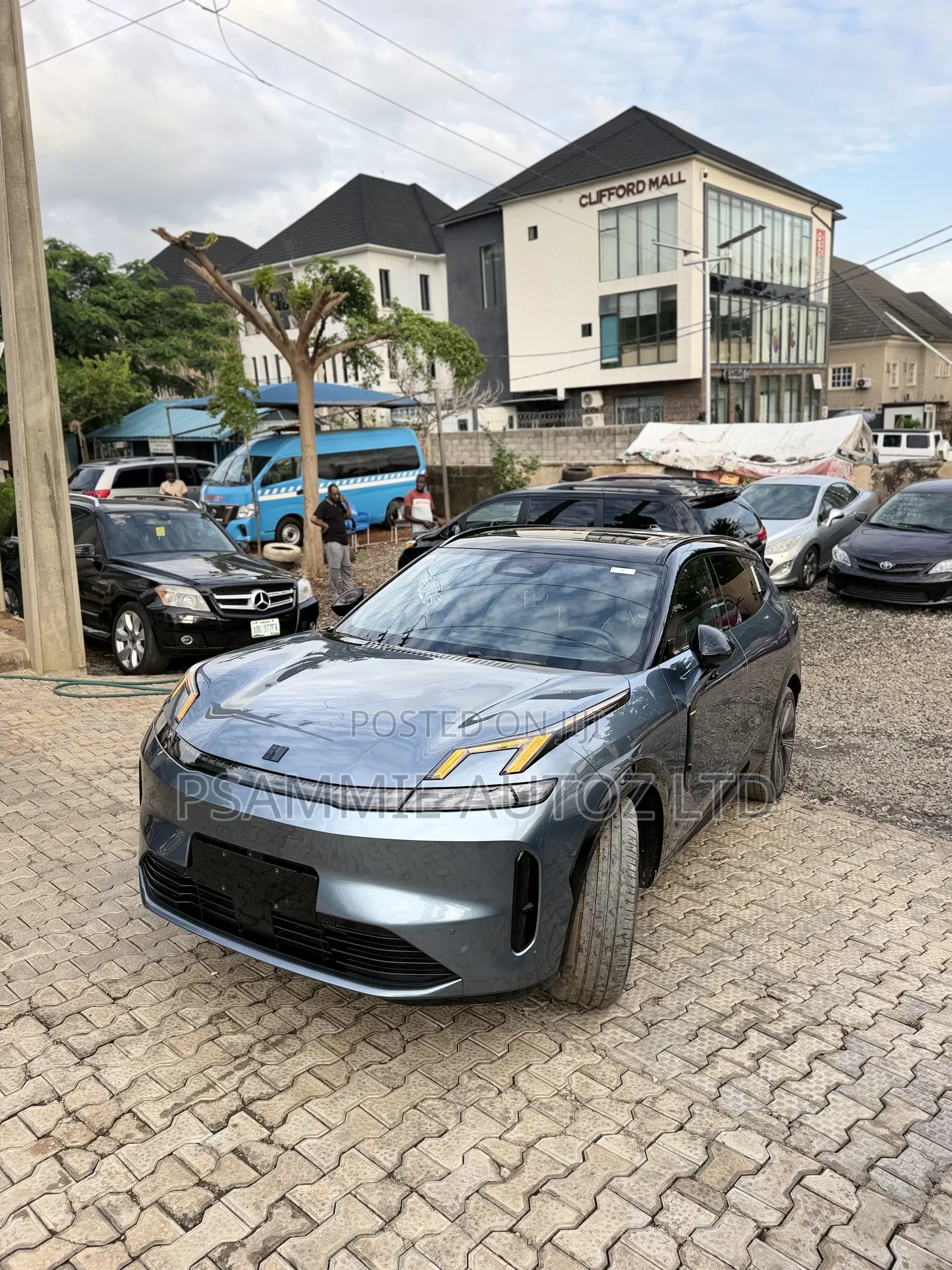 New Lynk & Co 08 EM-P 2025 Gray