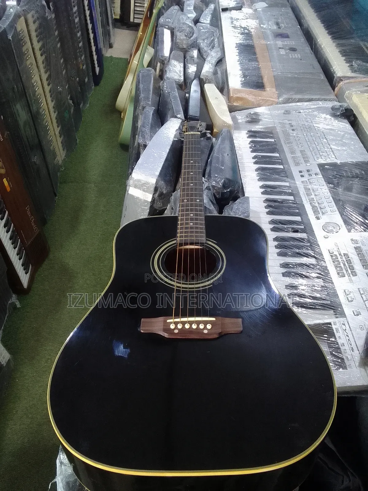Epiphone Jumbo Acoustic Guitar – Clean Loud Sound