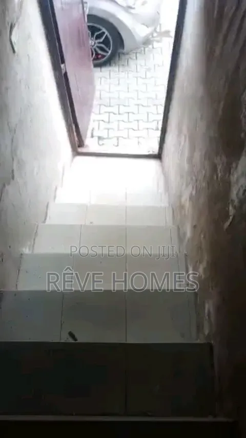 Furnished 3bdrm Apartment in Shomolu / Shomolu for rent