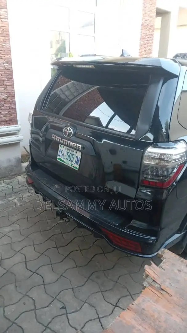 Toyota 4-Runner Limited 4WD 2011 Black