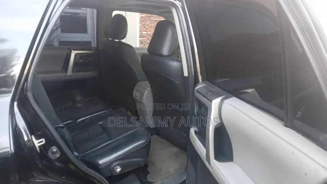 Toyota 4-Runner Limited 4WD 2011 Black