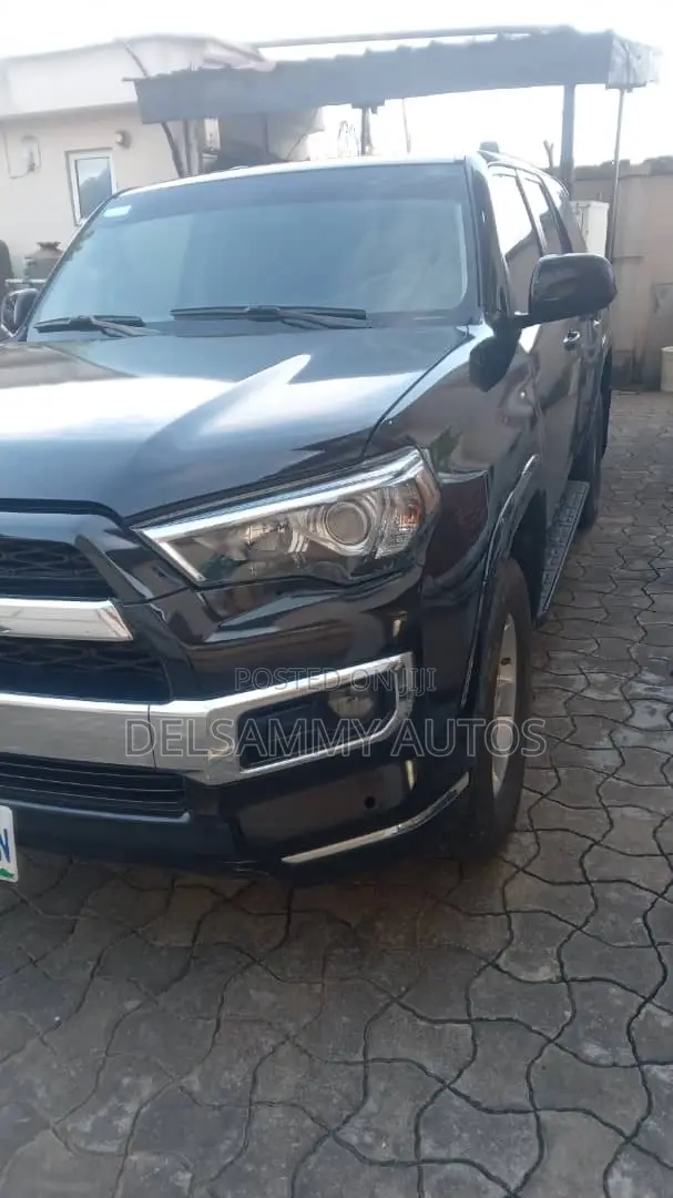 Toyota 4-Runner Limited 4WD 2011 Black