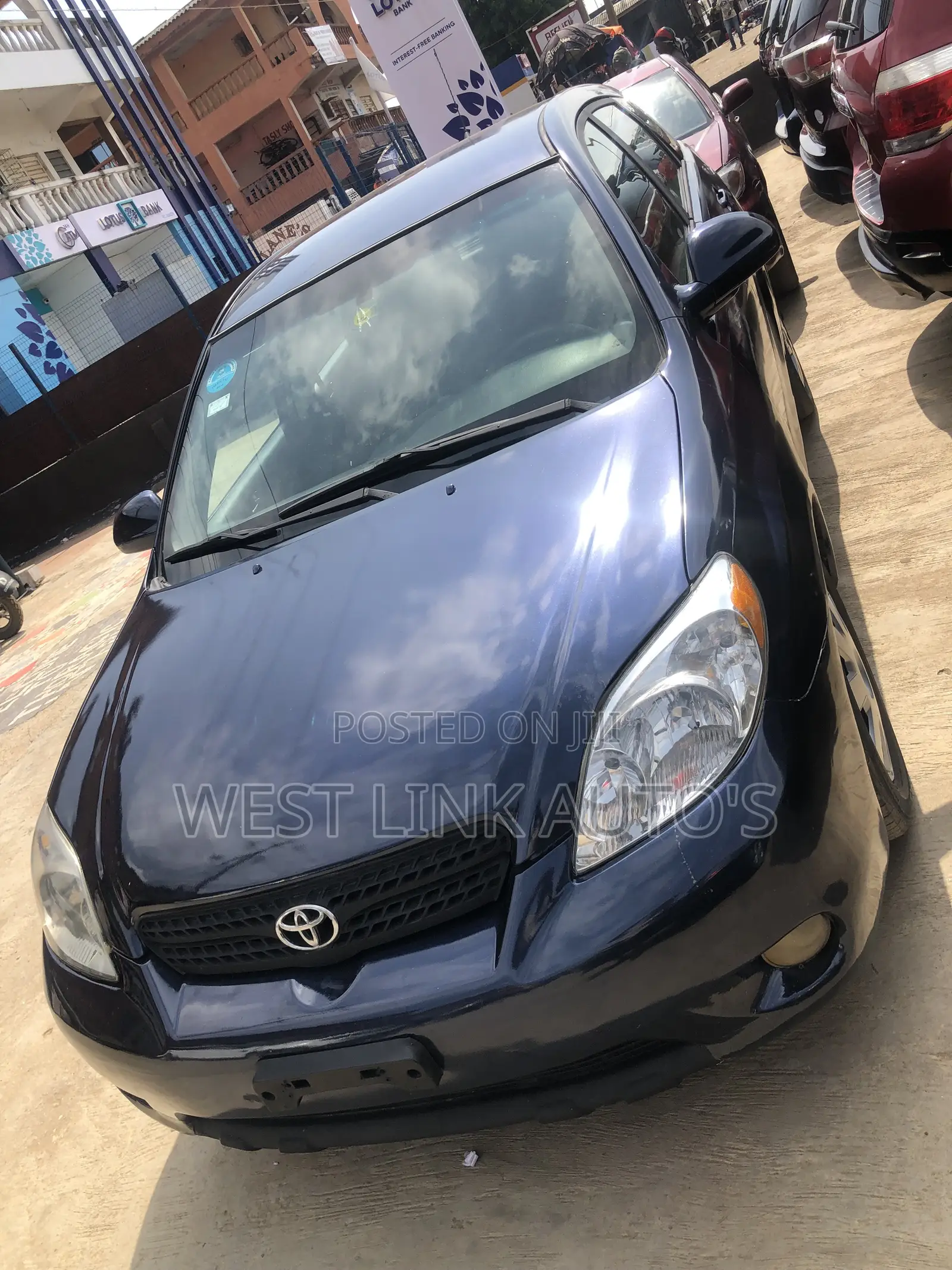 Toyota Matrix Hatchback AWD (1.8L 4cyl 4A) 2005 Blue